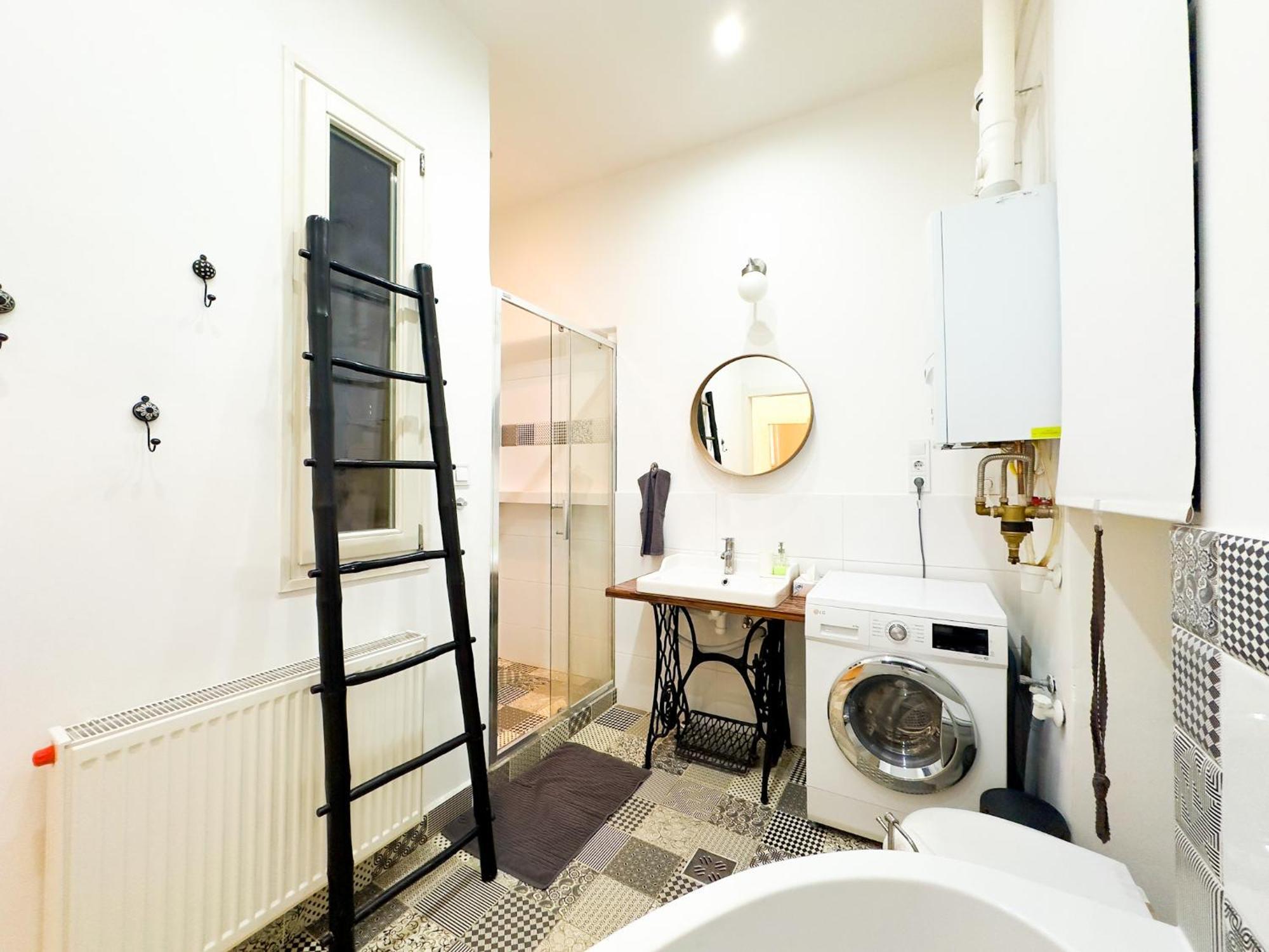 Spacious 4Br Oasis In Central Budapest - Bp Sky Εξωτερικό φωτογραφία